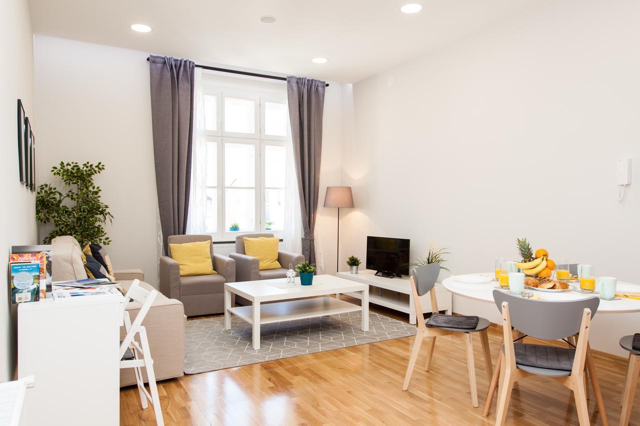 Luxury Main Square Apartment